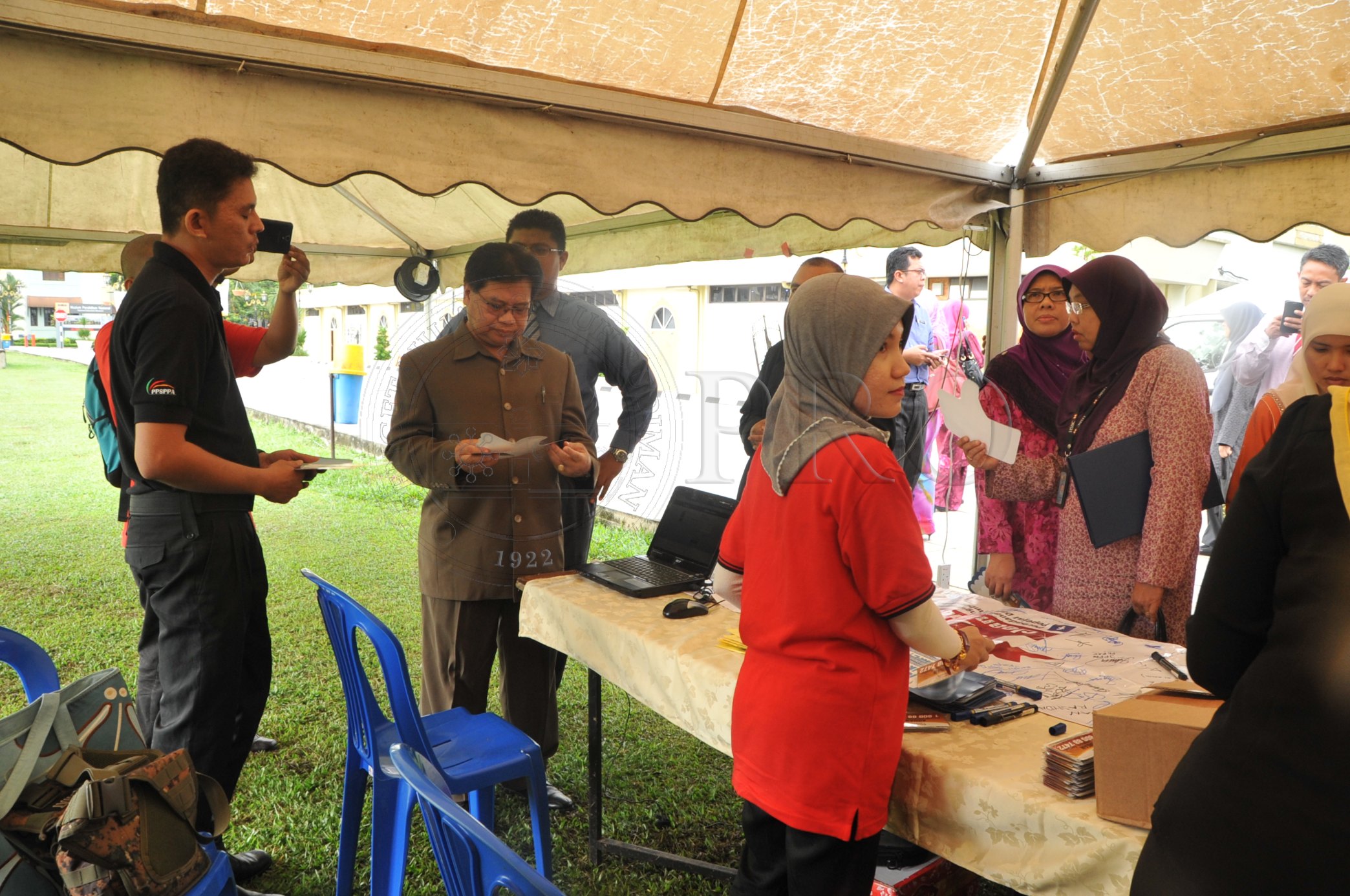 PRO 14 51 KKP PRO 7052